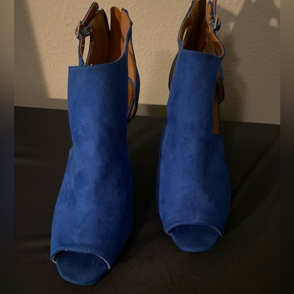 Lane Bryant Blue Peep Toe Heels size 10W Zippers Buckles - Picture 2 of 4